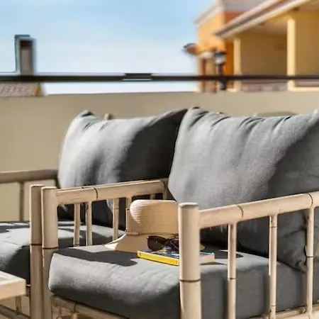 Bright And Modern 2 Bed In Vale De Parra Bicas