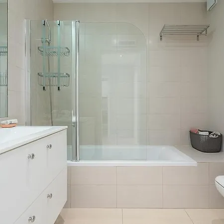 Bright And Modern 2 Bed In Vale De Parra 아파트 Bicas