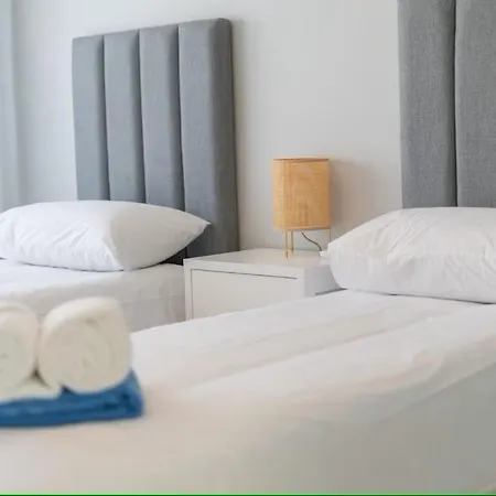 Bright And Modern 2 Bed In Vale De Parra *