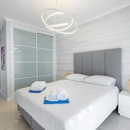 Bright And Modern 2 Bed In Vale De Parra Bicas