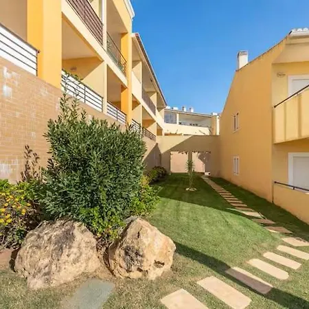 Bright And Modern 2 Bed In Vale De Parra Bicas