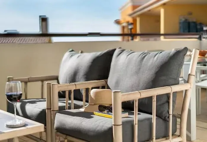 Bright And Modern 2 Bed In Vale De Parra Bicas