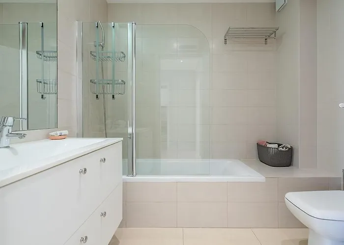 Bright And Modern 2 Bed In Vale De Parra דירה Bicas