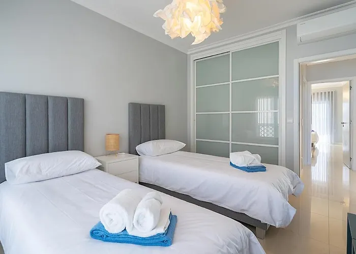 Bright And Modern 2 Bed In Vale De Parra