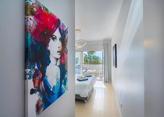 Bright And Modern 2 Bed In Vale De Parra Bicas